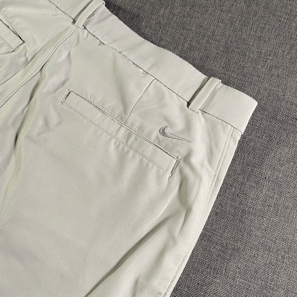Nike Dri-FIT Standard Fit Golf Shorts Mens Size 34 Beige Performance - Picture 1 of 10